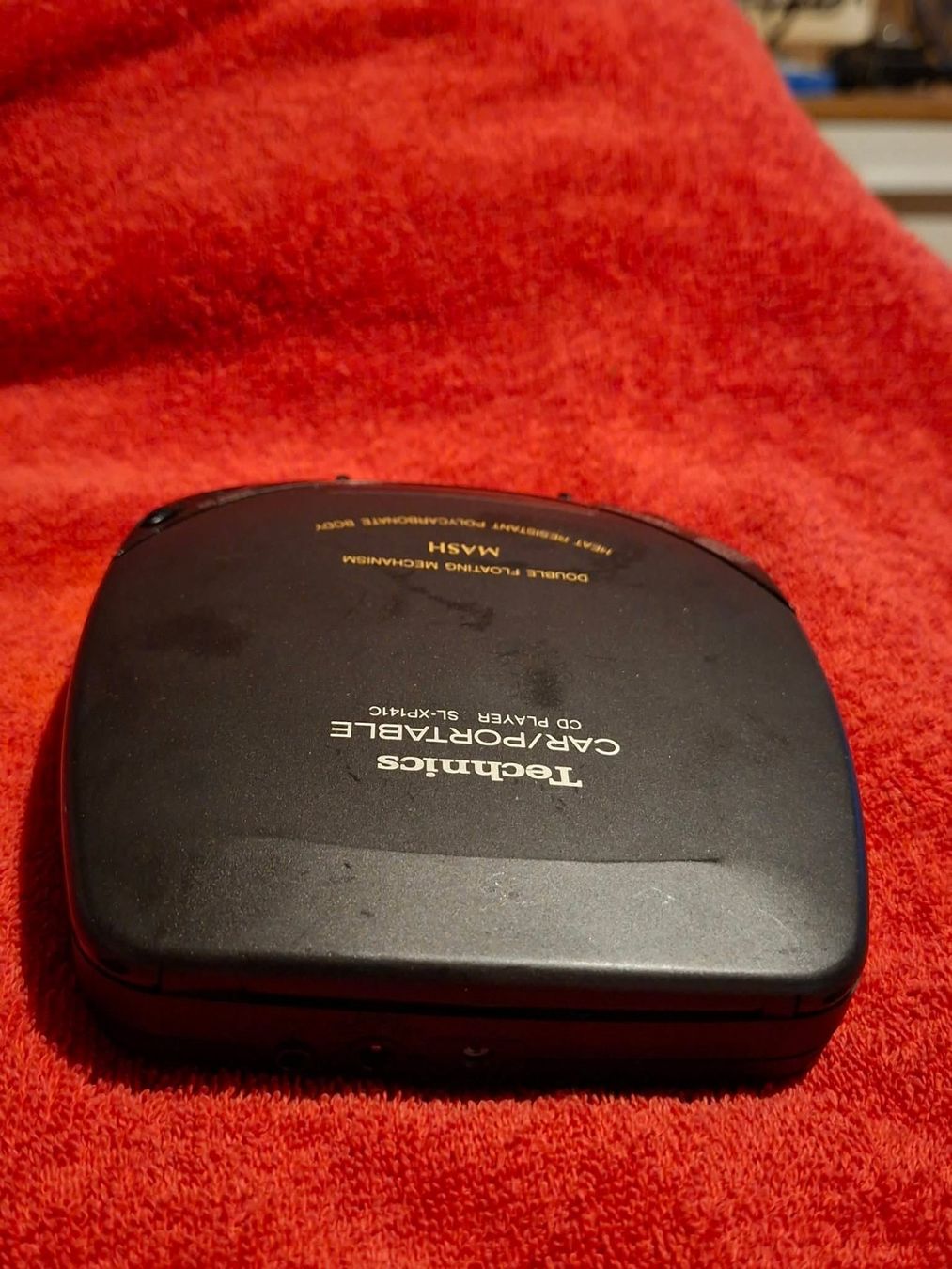 Lecteur media portable: Technics SL-XP141C ist ein klassischer, tragbarer CD-Player – D'occasion à Wittenbach par Nostalgie1965 2