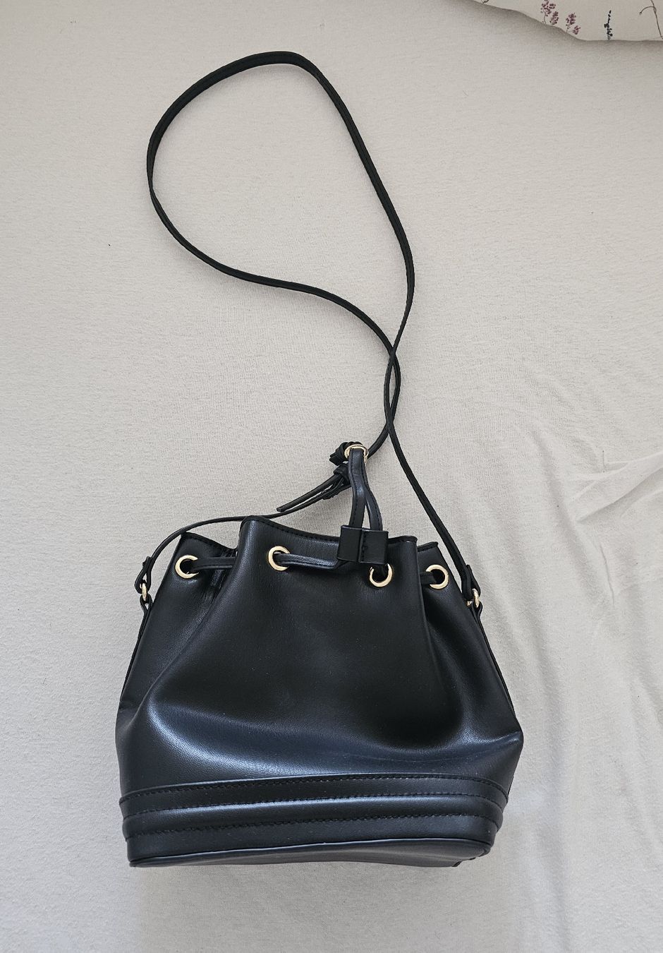 H&M Taschen für Damen: kleine Umhängetasche – Gebraucht aus Herisau von sel_hd9z