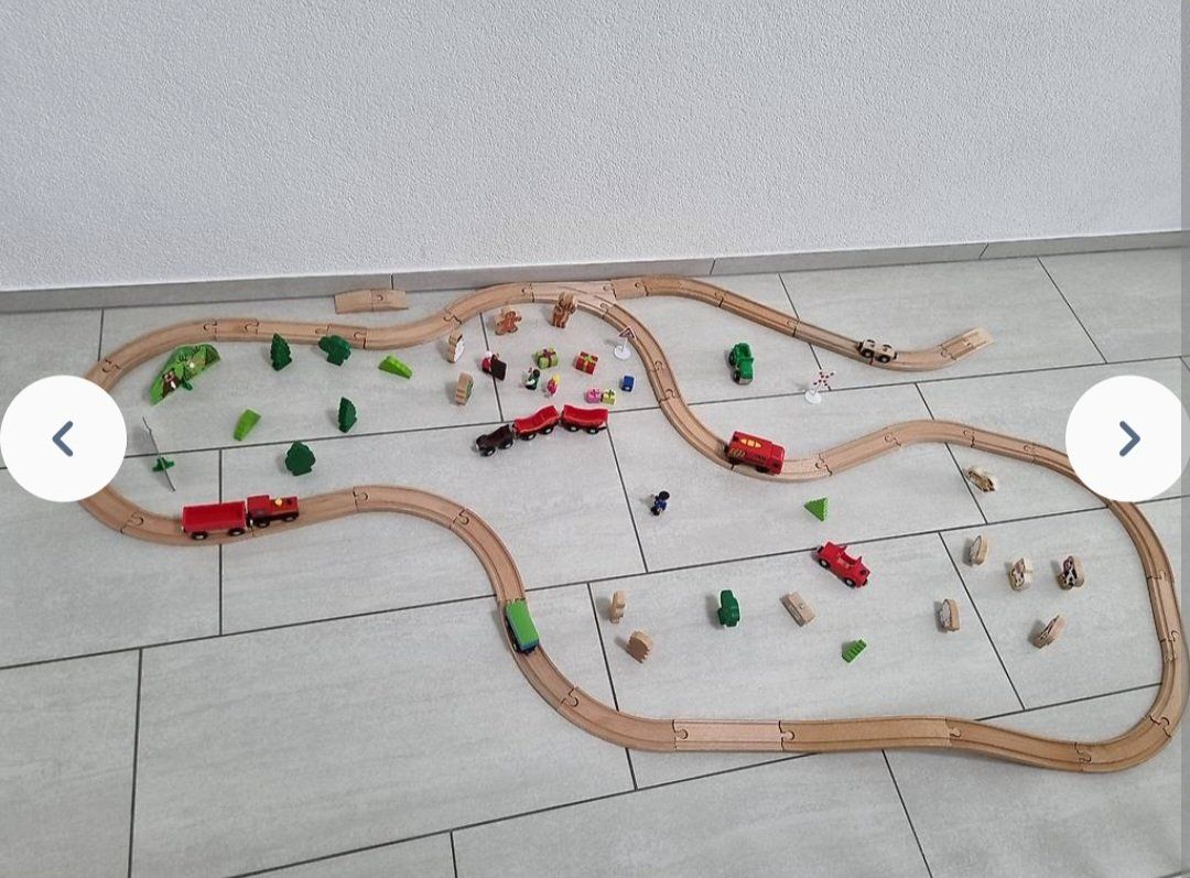 Giocattoli: Sehr grosse Holz Eisenbahn – Usato da Niederwil SG venduto da Excentia