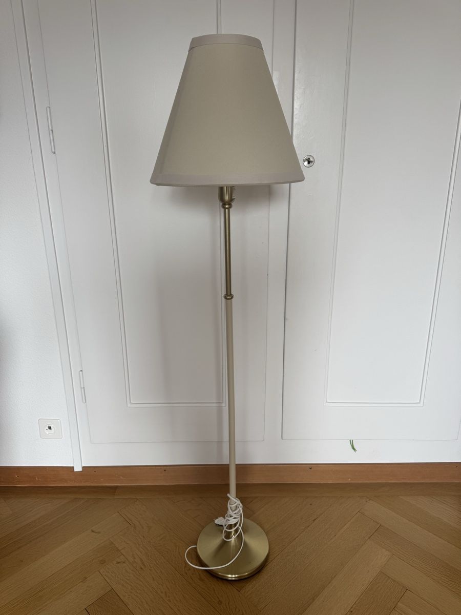 Ikea Lampes: Stehlampe IKEA – D'occasion à Bern par saarbi