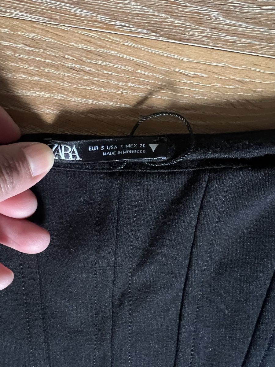 Zara Kleider: Zara Minikleid schwarz Gr. S – Gebraucht aus Moudon von patricia115 2