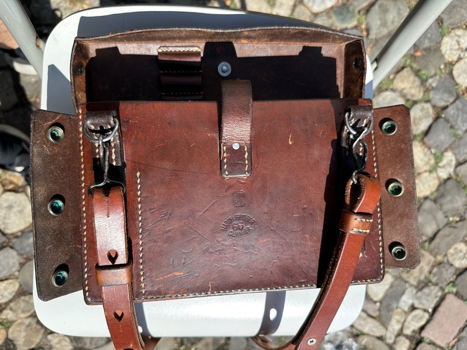 Schweizer Armee Borse: Ledertasche Sanitätstasche Schweizer Armee – Usato da Zürich venduto da atlantis77 8