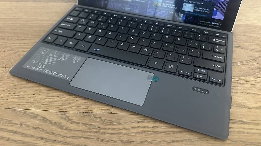 Microsoft Notebook: Surface i5, 8GB, 250SSD, Win11P, neue Tastaut – Usato da Neuenkirch venduto da Bitsa 1