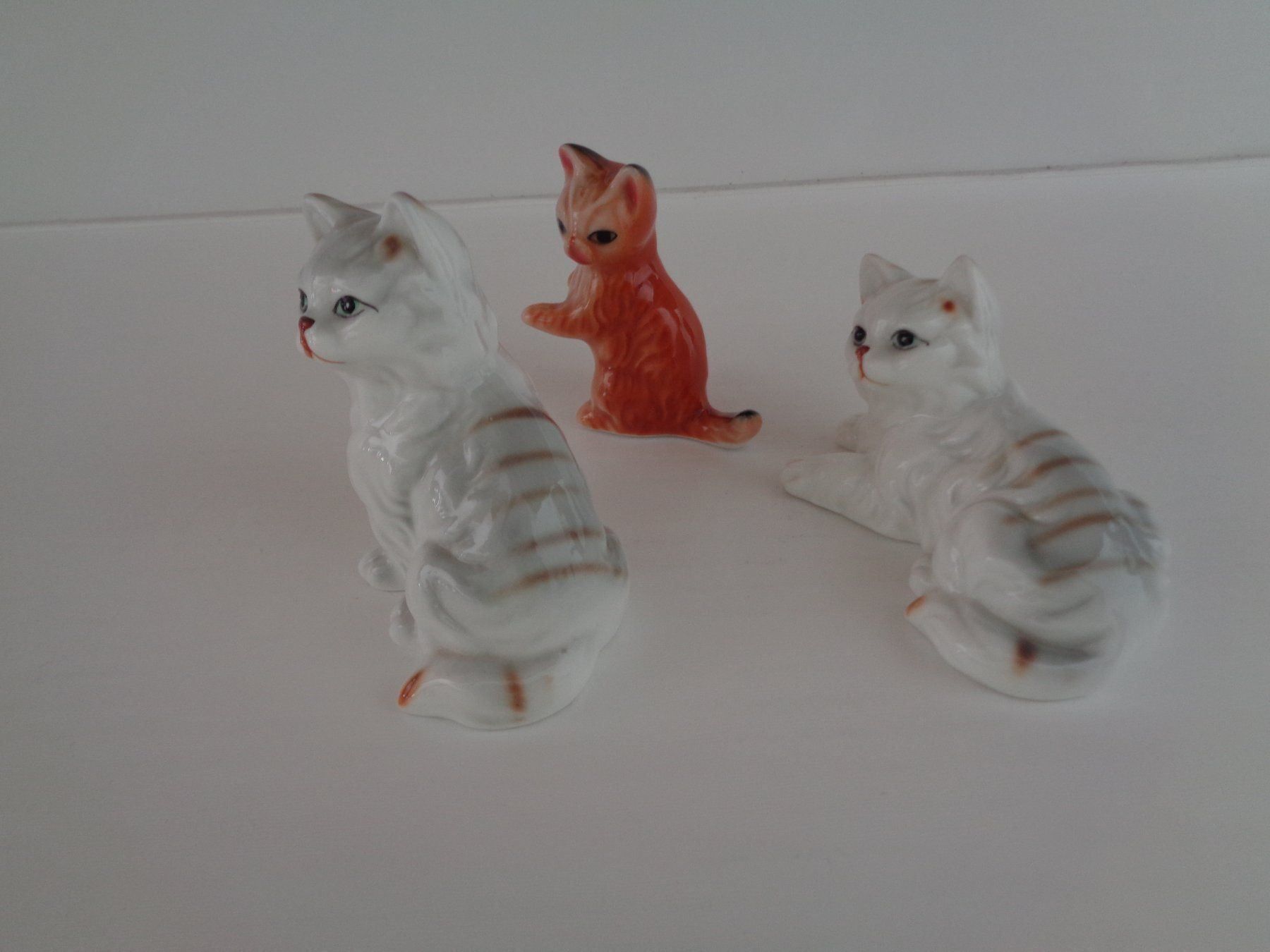 Statuette: 3 Porzellankatzen – Usato da Chur venduto da omonia 2