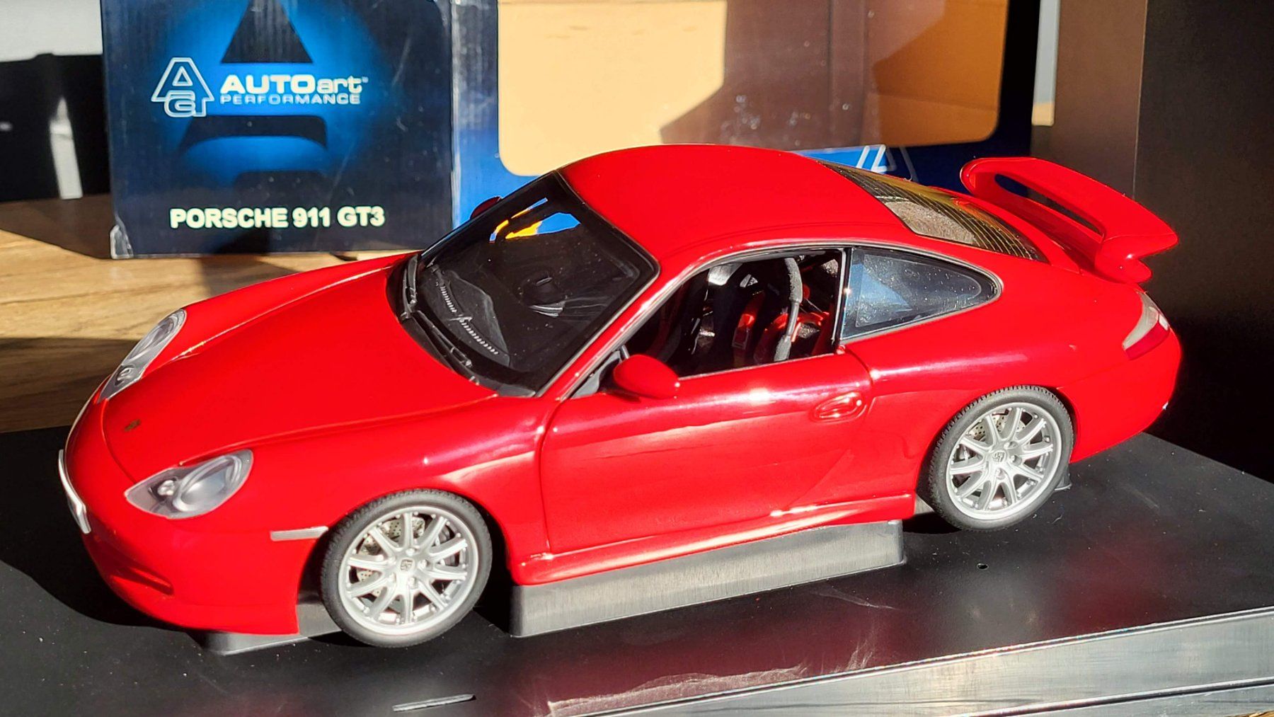 Autoart Modellautos: Porsche GT3 996 1:18 Autoart – Gebraucht aus Rothrist von Juana5