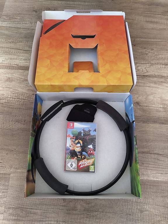 Console: Nintendo Switch OLED + 8 jeux dont Ring Fit + accessoires – Usato da Lully VD venduto da hor_b2m8 4