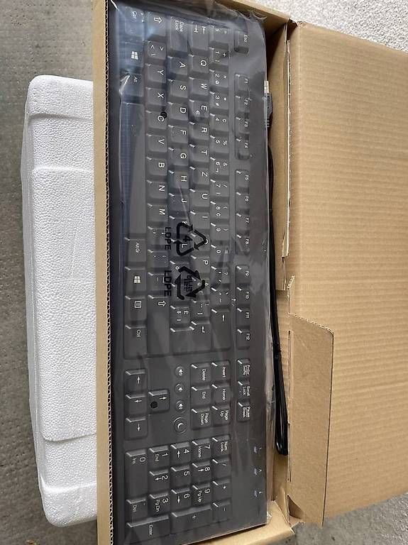 Hewlett Packard Tastiere: Clavier HP avec fil – Nuovo e nell'imballaggio originale da le locle venduto da fajoca