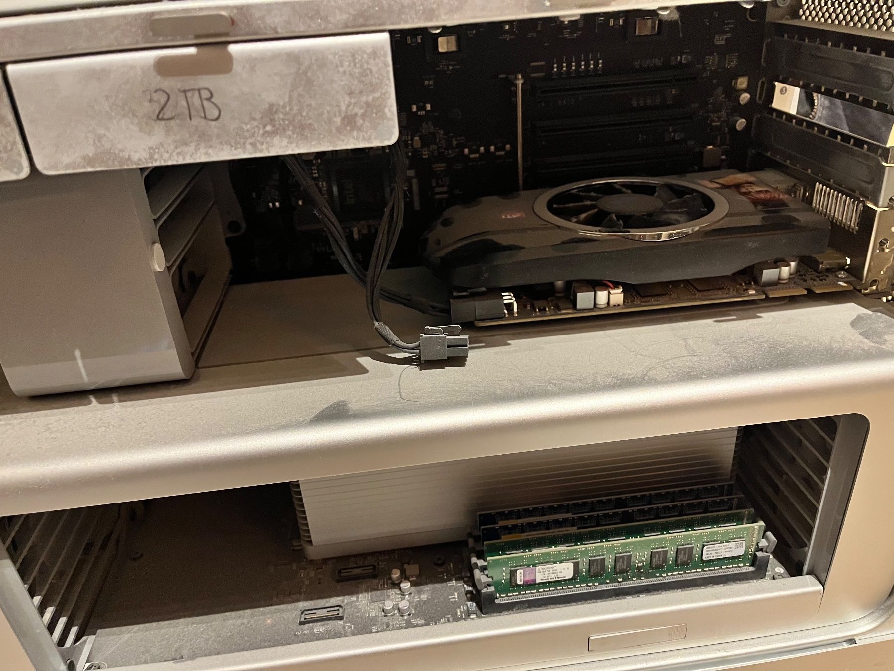 Apple PCs: 2× Apple Mac Pro 2008 + 2009 | OS X Snow Leopard | Bundle – Gebraucht aus Flawil von 5heep 3