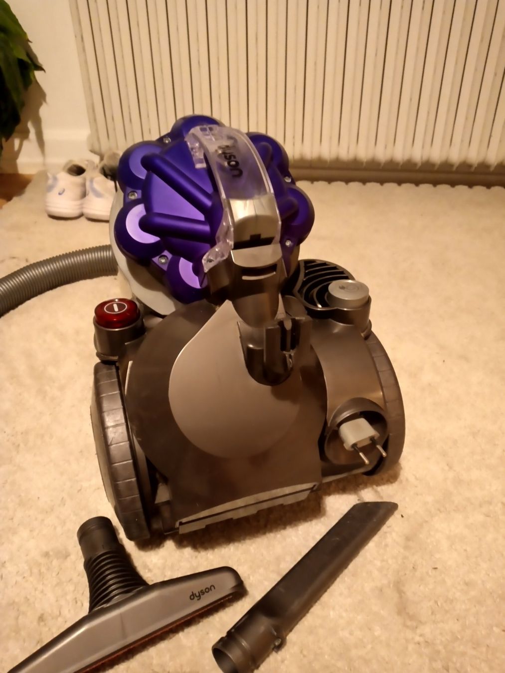 Dyson Aspirateurs & Accessoires: Staubsauer Dyson DC29 mit Zubehör – D'occasion à Prez-vers-Siviriez par Monija70 4