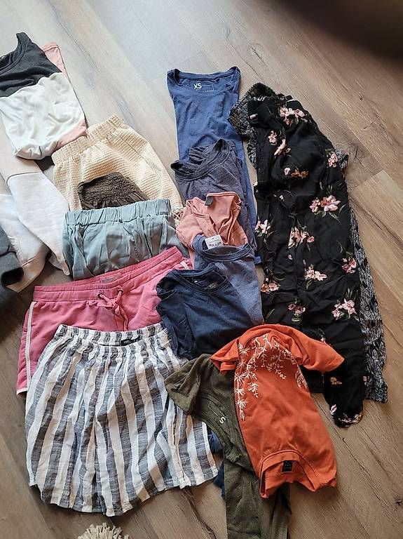 Lotti di vestiti: Konvolut Damenbekleidung – Usato da Biglen venduto da Timeover 3