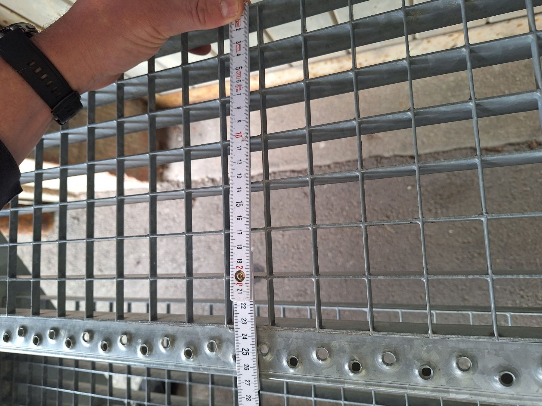 Treppen: Metalltreppe Stahltreppe Verzinkt Neu Robust 5 Stufen – Neu (gemäss Beschreibung) aus Willisau von Abei 9