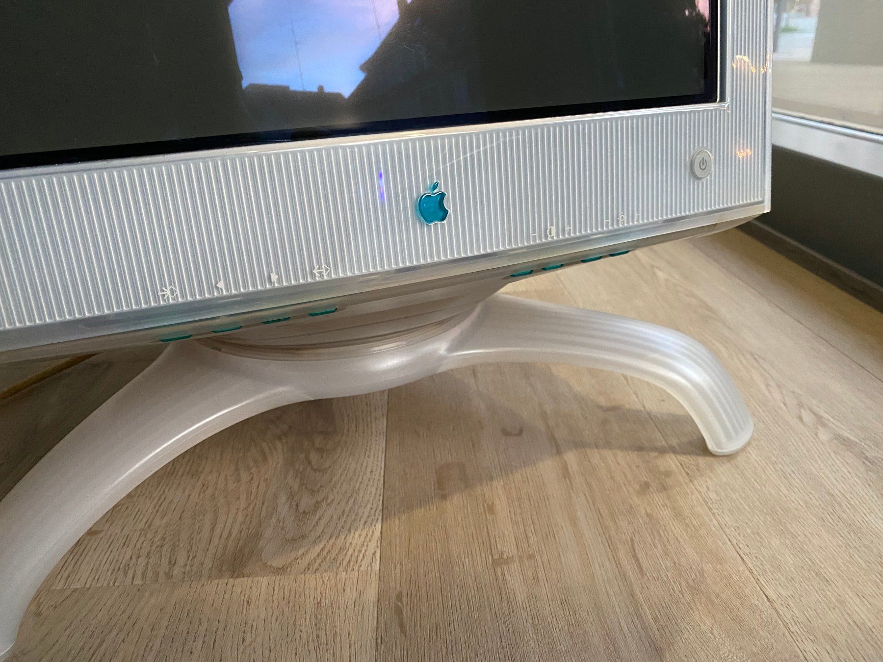 Apple Monitor: Apple Studio Display 17 CRT Blueberry VGA Sony Trinitron – Difettoso da Wetzikon ZH venduto da BackToRetro 7