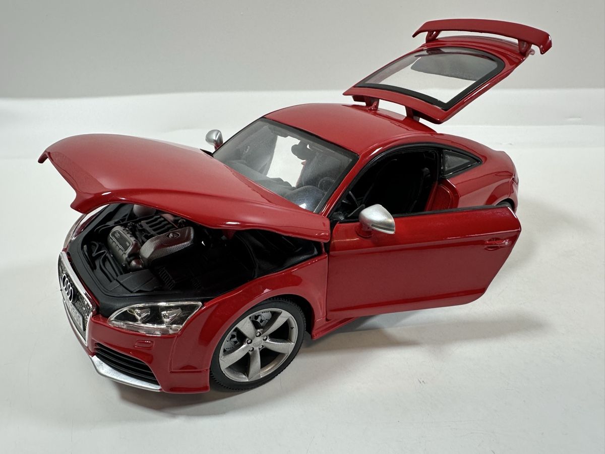 Bburago Modellini d'auto: Audi TT RS 1:18, rot, BBURAGO – Usato da Zofingen venduto da rf9_x2xt 8
