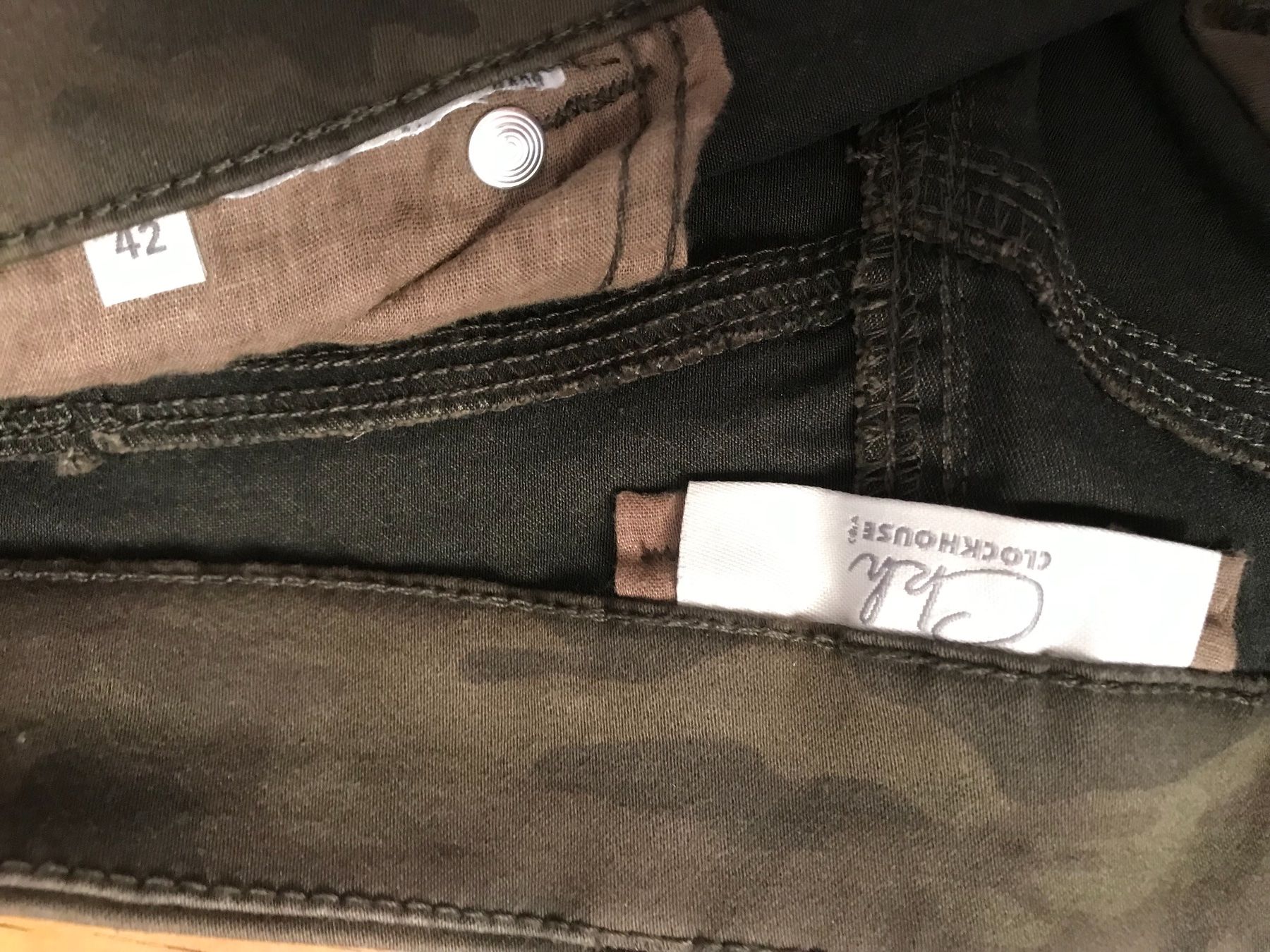 Jeans: Hose 42 – Neuf avec emballage d'origine à Frauenfeld par berk39 2