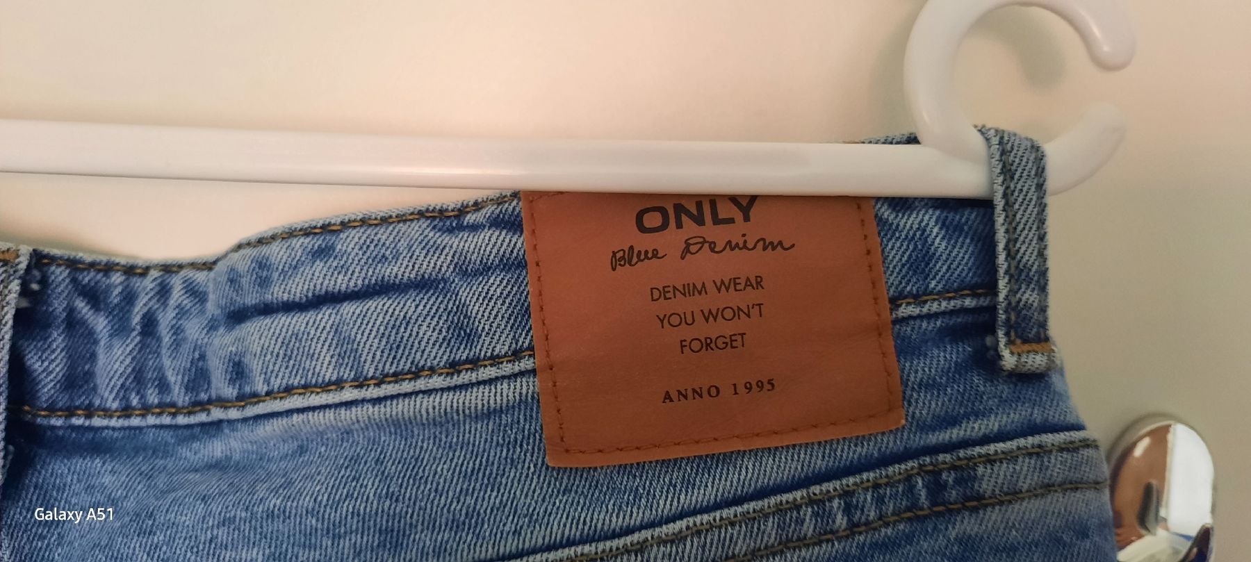 Only Jeans: ONLY Jeans Wide Leg 32/30 – Usato da Wädenswil venduto da H2H_Secondhandshop 4