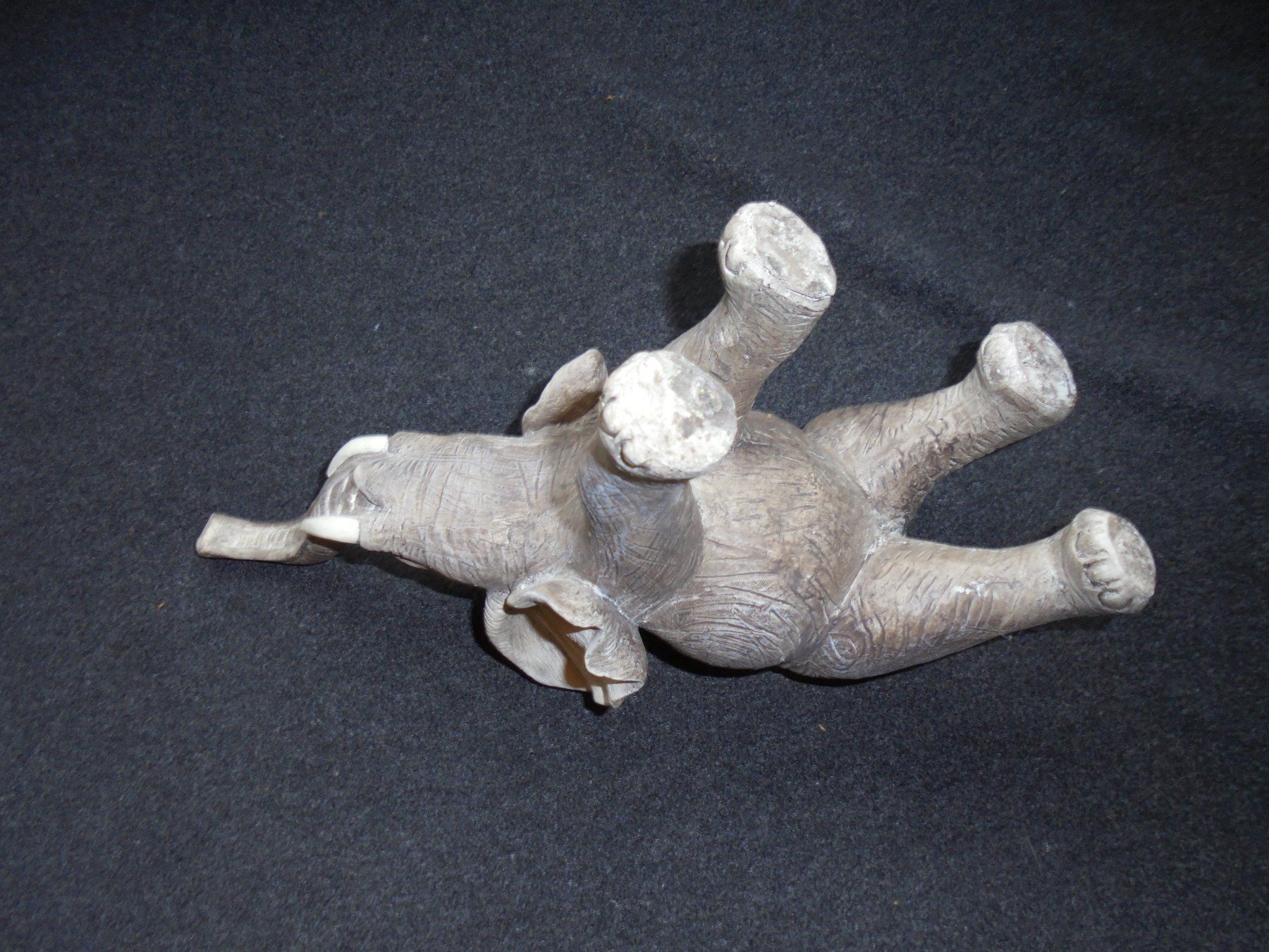 Figuren: 2x Elefant sitzender und stehender – Gebraucht aus Rüschegg-Heubach von Ofen111 8