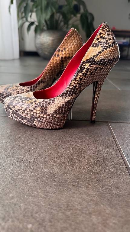 Damenschuhe: Cesare Paciotti High Heels – Gebraucht aus Unterengstringen von bar_d8mn