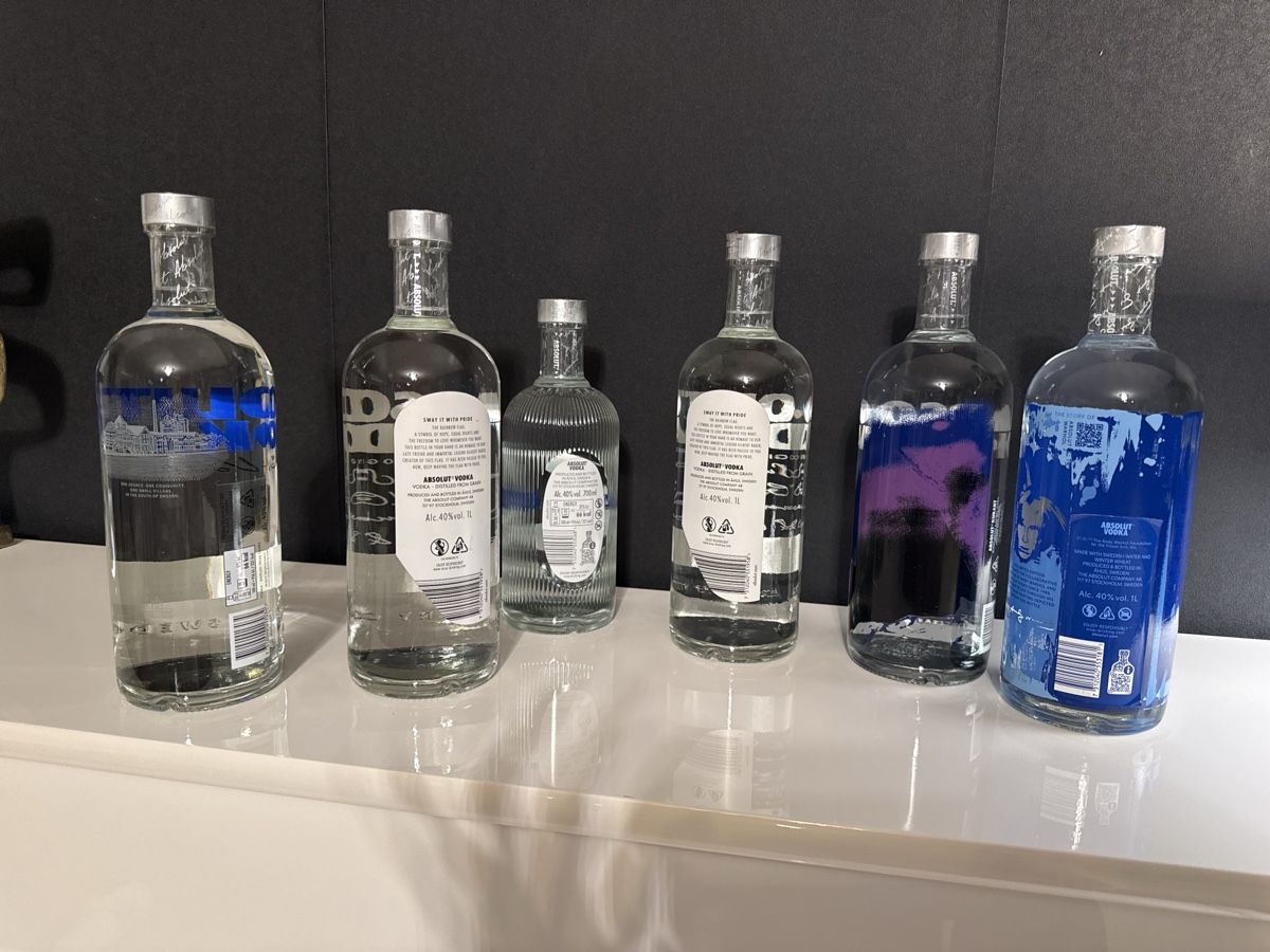 Absolut Vodka Bevande alcoliche: ABSOLUT VODKA 6 bottles full  – Nuovo e nell'imballaggio originale da Biel/Bienne venduto da secondstore 5