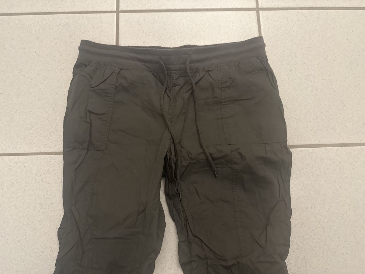 Pantalons: 3/4 Hose, Gr. 42 – D'occasion à Buus par 2019dp 1