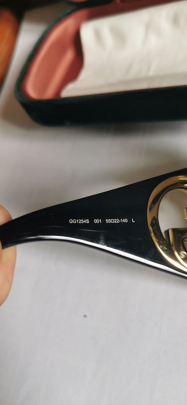 Gucci Occhiali & Lenti: Lunettes de soleil Gucci noires – Usato da Vésenaz venduto da Angela.C3 4