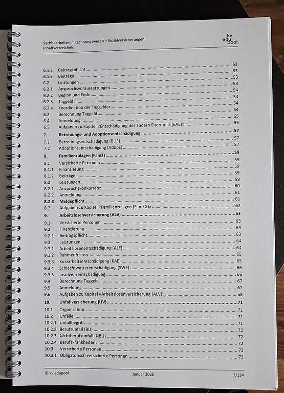 Libri: Sozialversicherungen,  Rechnungswesen – Nuovo e nell'imballaggio originale da Biglen venduto da AAA-DING-DONG 2