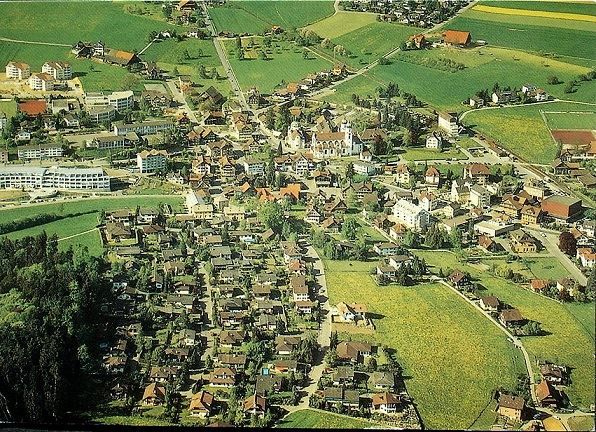 Cartoline postali: ESCHENBACH LU Flugaufnahme – Usato da Jona venduto da philajona