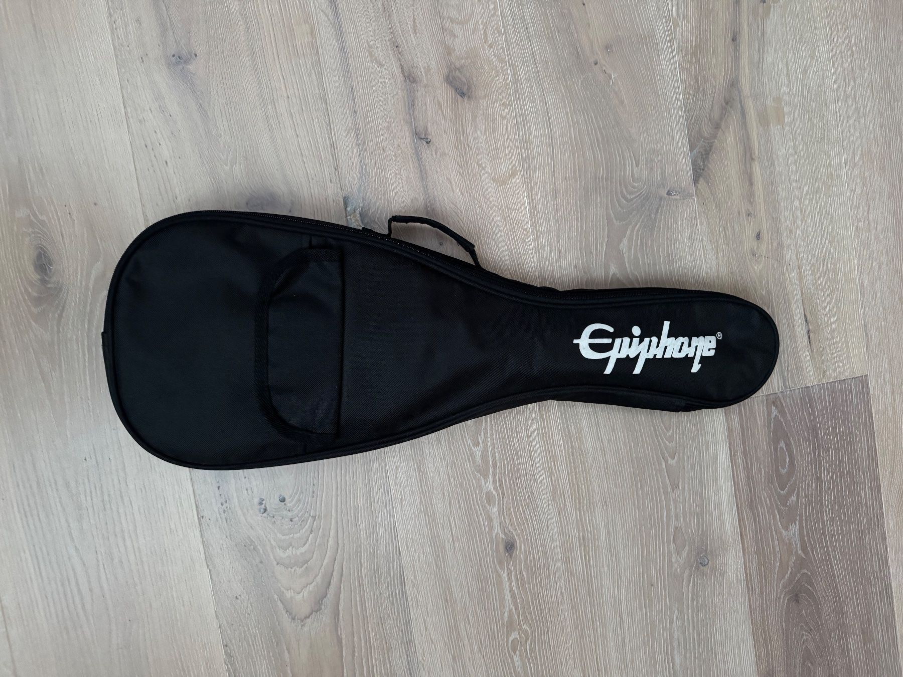 Instruments de musique: Epiphone Ukulele – D'occasion à Oberiberg par pedl3 3