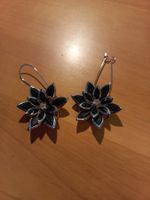 Schmucke Ohrhänger, Blumen-Design, neuwertig & speziell