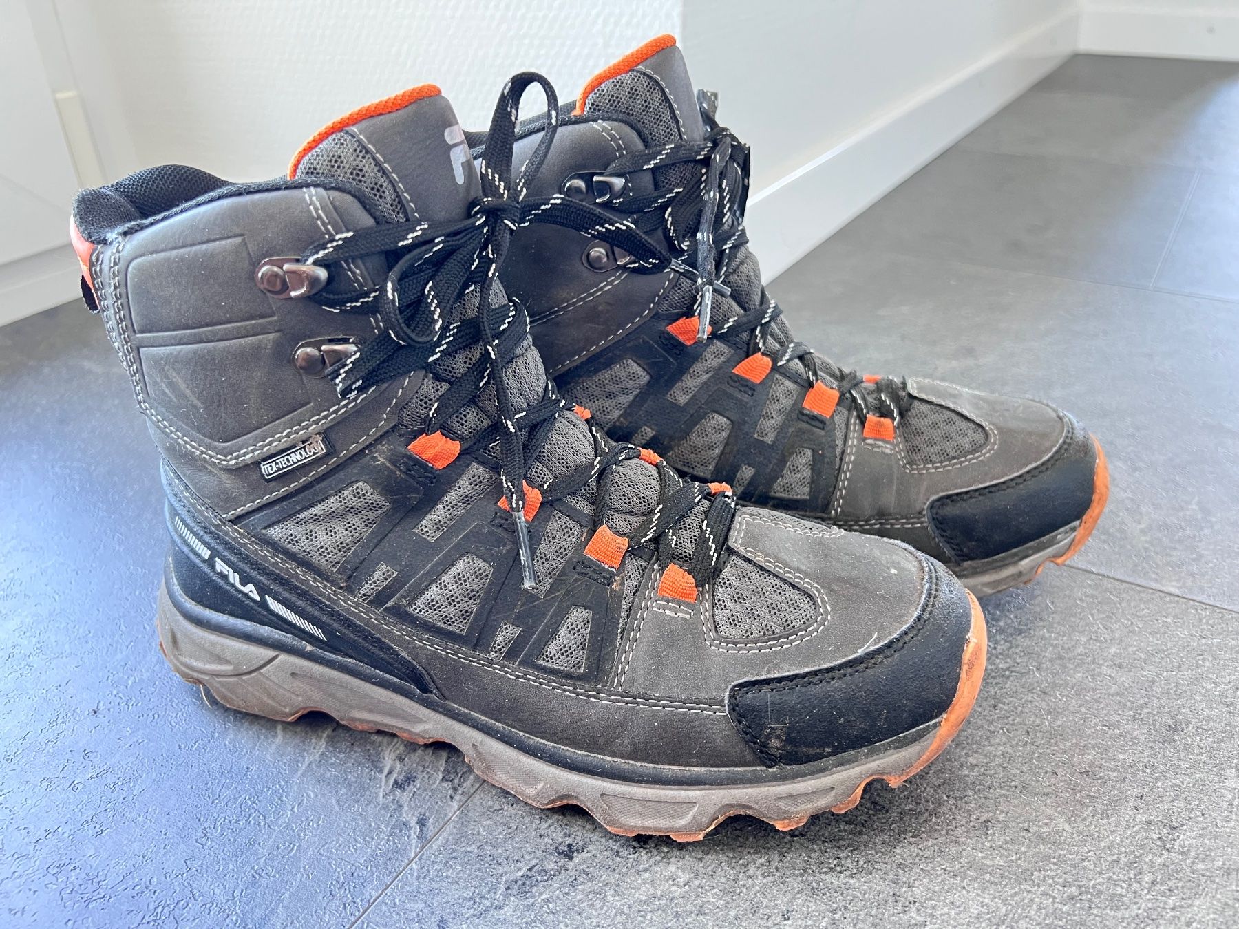 Fila Scarpe per ragazzi: Fila Wanderschuhe , Gr. 38 – Usato da Walzenhausen venduto da Cerna007