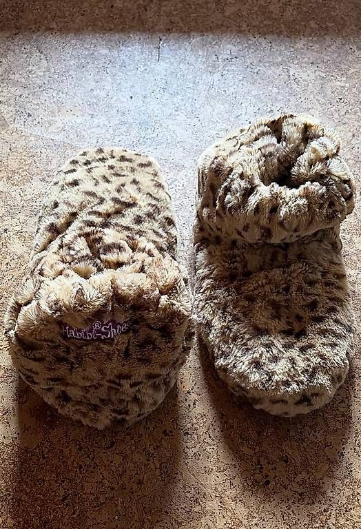 Scarpe da uomo: Habibi Plush Shoes – Usato da Villnachern venduto da stephanieomlin