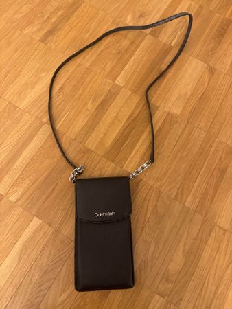Calvin Klein Handytasche schwarz Damen neuwertig
