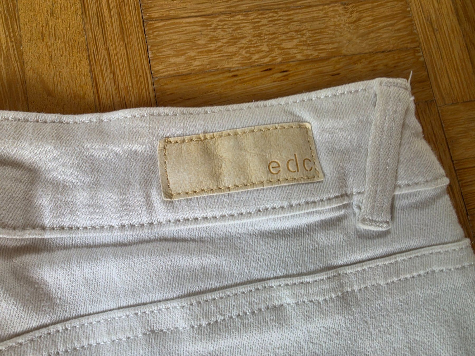 Esprit Jeans: Capri Jeans Esprit Gr. 27 – D'occasion à Stäfa par flamingo_17 3