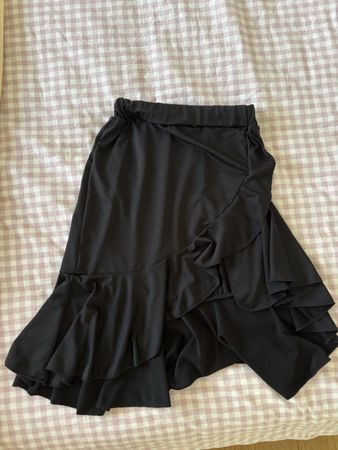 Skirt with a slit