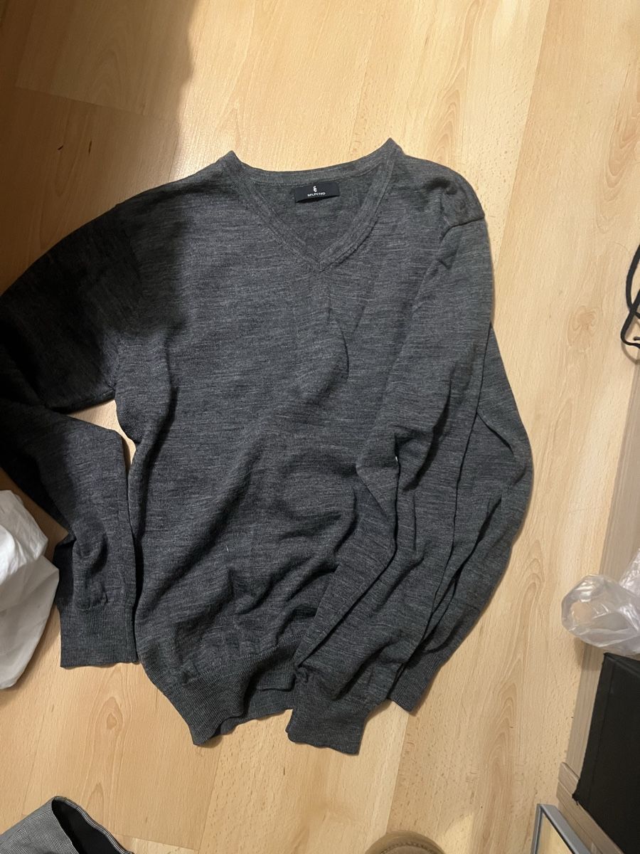 Maglioni & Felpe: Herren Pullover grau V-Ausschnitt Grösse L gebraucht – Nuovo (secondo la descrizione) da Zürich venduto da nic_8gfn