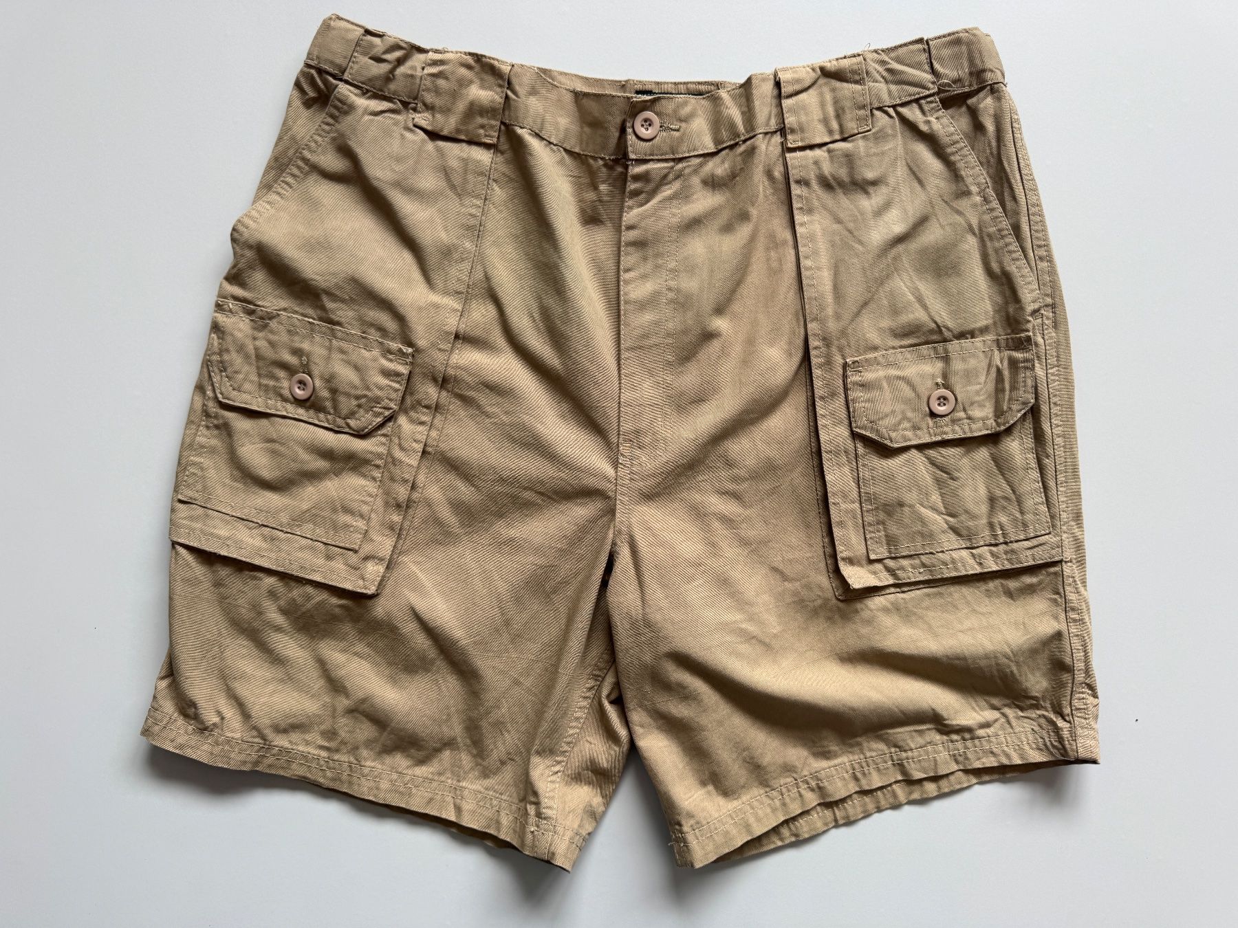 Pantalons: Cargo hose pants Sz 40 short 100% cotton 7 pockets – D'occasion à Neuchâtel par _Easy_to_Find_