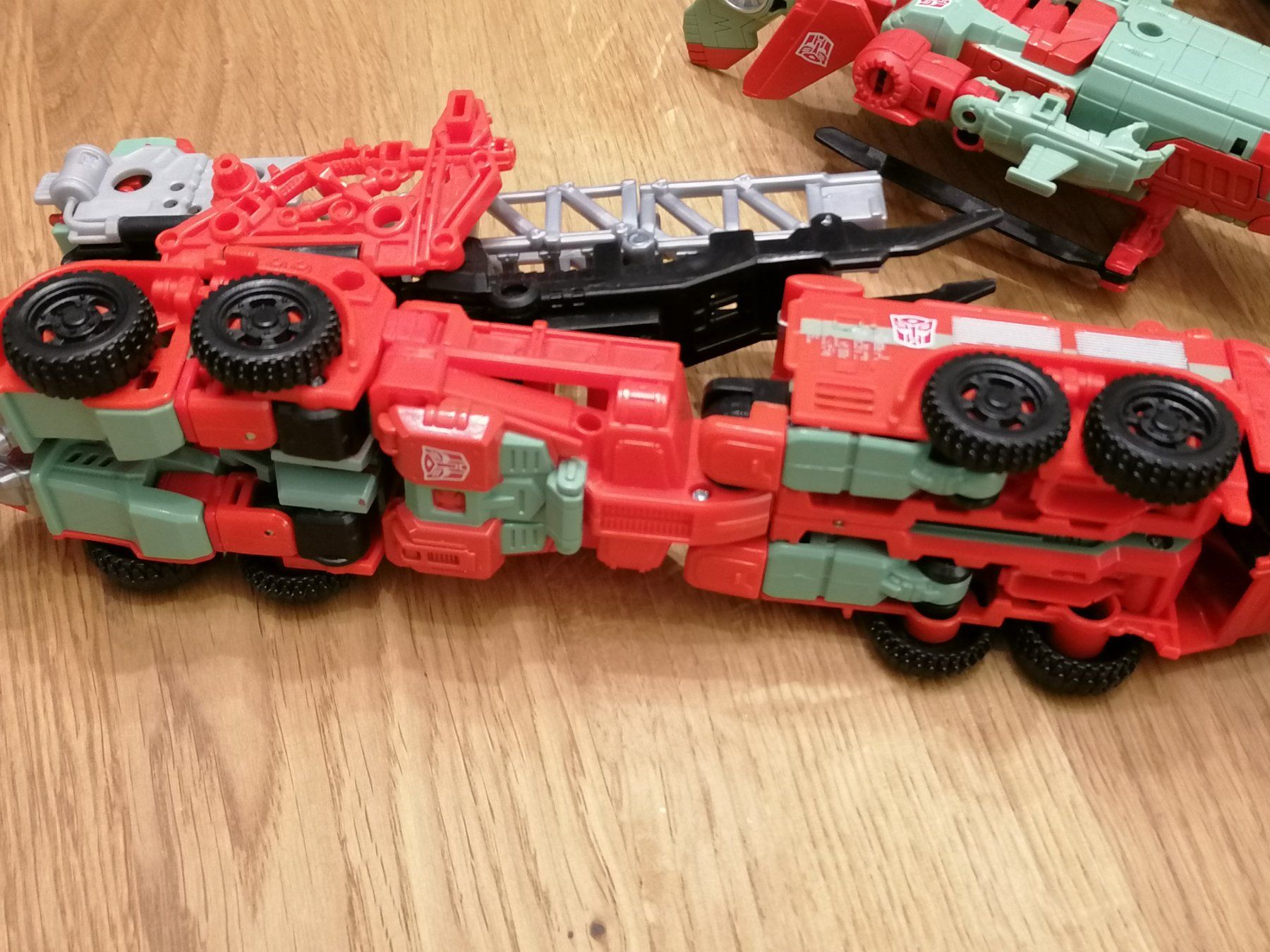 Hasbro Statuette: Transformers Combiner Wars Victorion – Usato da Basel venduto da vintagecollector 5