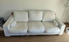 Weisses Sofa, gebraucht mit abnehmbaren Bezügen