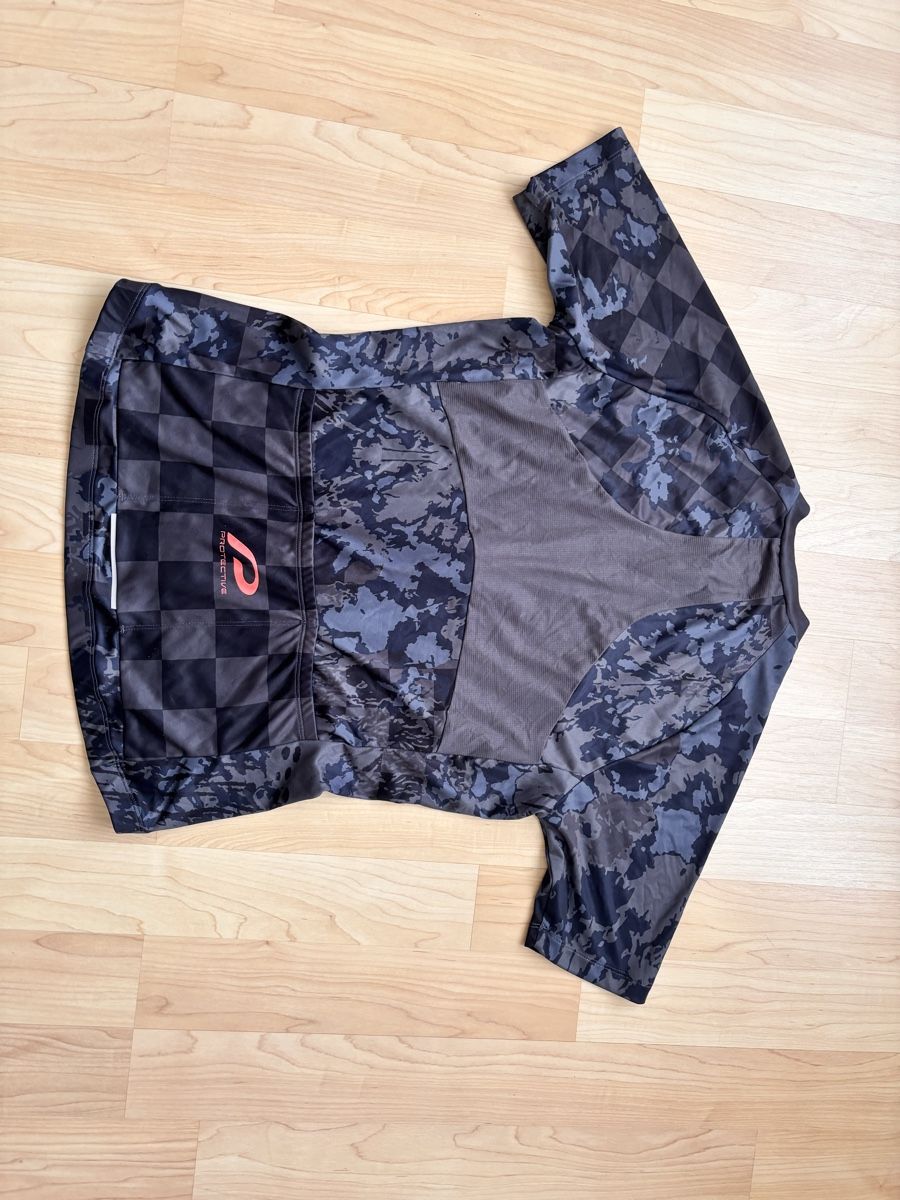 Canottiere & Pantaloni: Radtrikot von Protective kurzarm Gr. 42 – Usato da Rotkreuz venduto da Bonito77 1