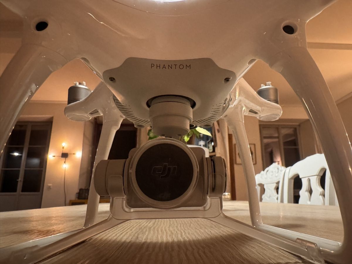 DJI RC Kits de montage: DJI Phantom 4 Pro drone with controller and props – D'occasion à Obfelden par Wi_matthias 5