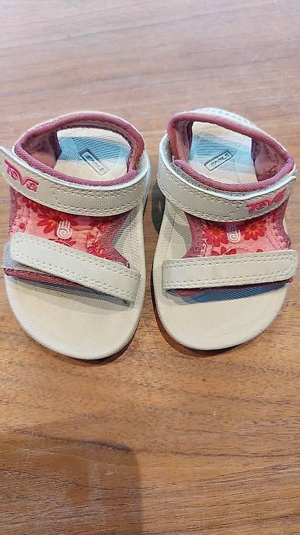 Schuhe für Jungen: Teva Sandalen Gr. 18 – Gebraucht aus Rotkreuz von MASI17