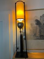 Magnifique lampe  sur pied avec véritable œuf d’autruche