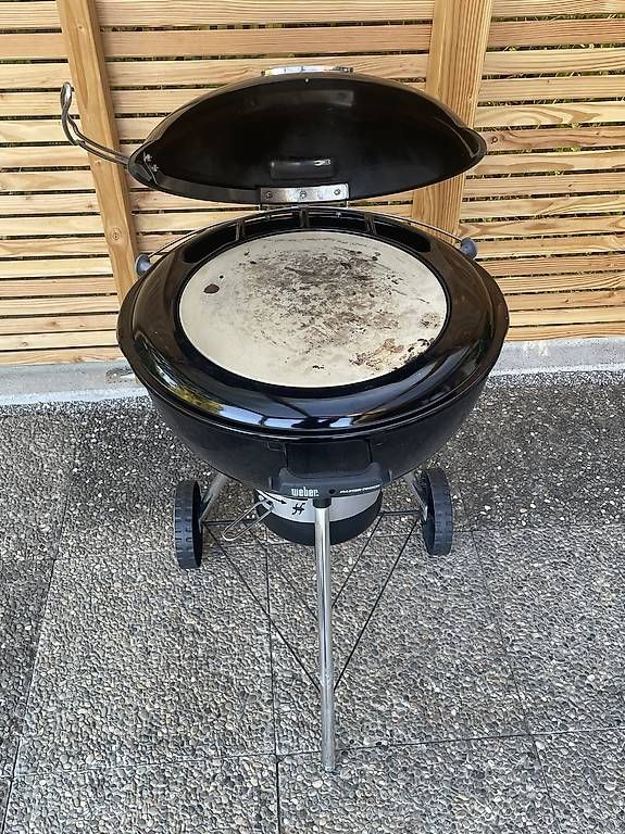 Weber Grills: Weber Master-Touch 57 cm inkl. Pizzaofen-Aufsatz – Gebraucht aus Wisen SO von ni_peltier 1