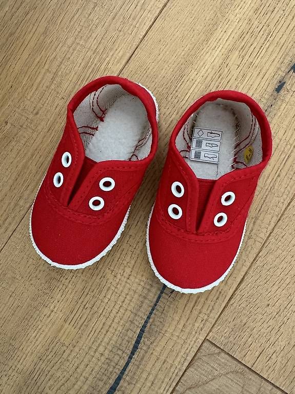 Scarpe per ragazzi: Schuhe Grösse 19, gebraucht – Usato da Düdingen venduto da ManSimona