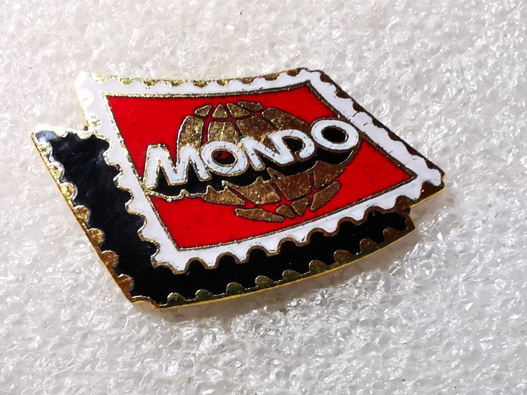 Placchette & Badge: Ansteckpin 49: Mondo – Usato da Oppligen venduto da Pin-Fall-Shop
