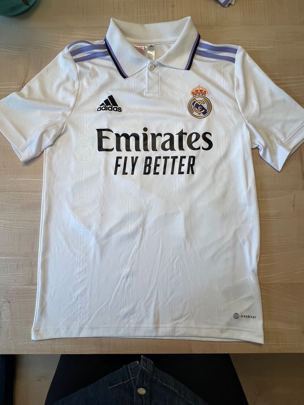Adidas Scarpe, pantaloni & magliette da ginnastica: Real Madrid Trikot, Vini Jr. 20 – Usato da Sils im Domleschg venduto da GabrielaF02