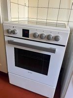 Cuisinière Sharp 60 cm vitrocéramique 4 zones + four