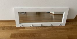 Weisses Wandpaneel mit Spiegel und Haken - Top Zustand!