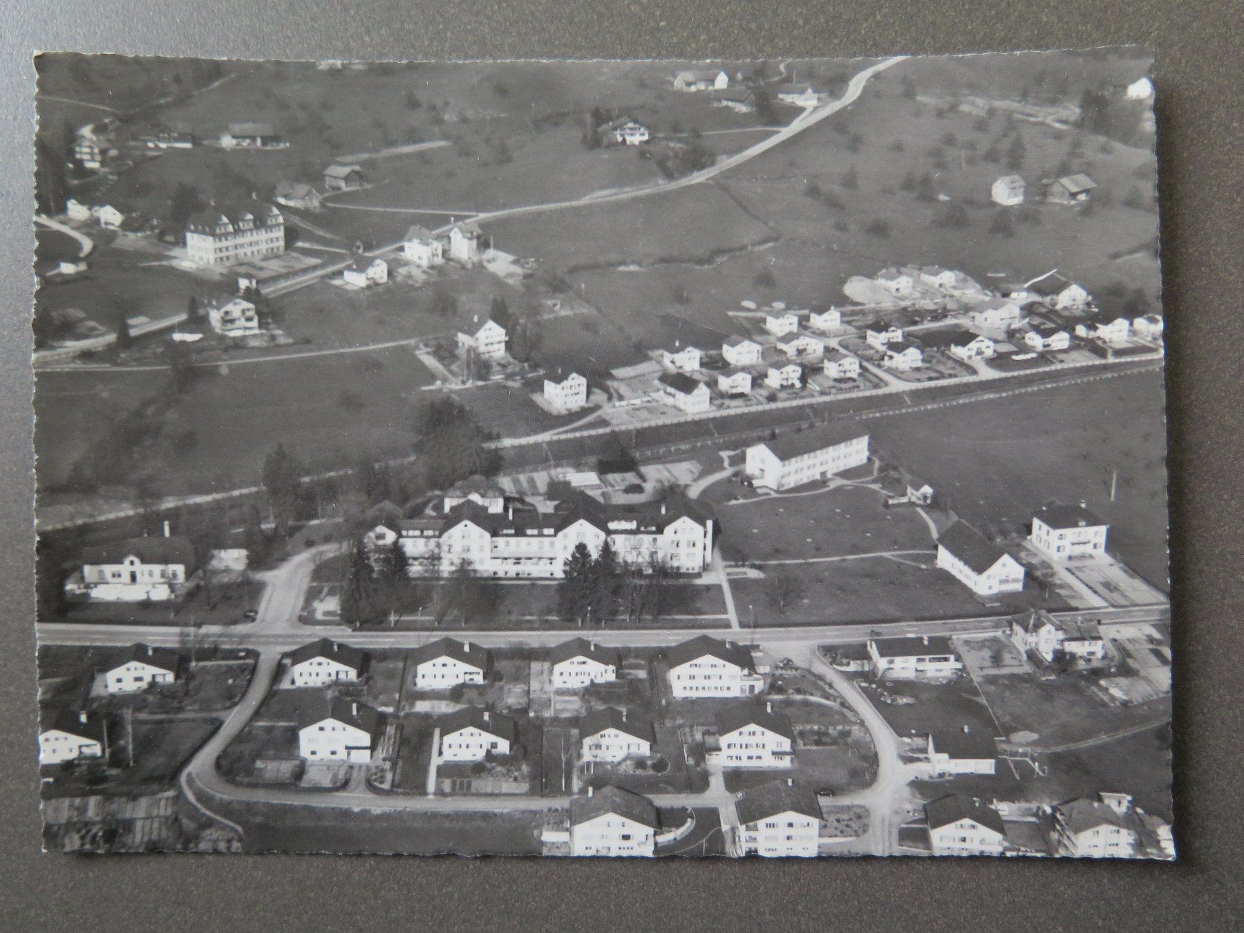 Cartoline postali: UZNACH - FLUGAUFNAHME – Usato da Wittenbach venduto da lipasal