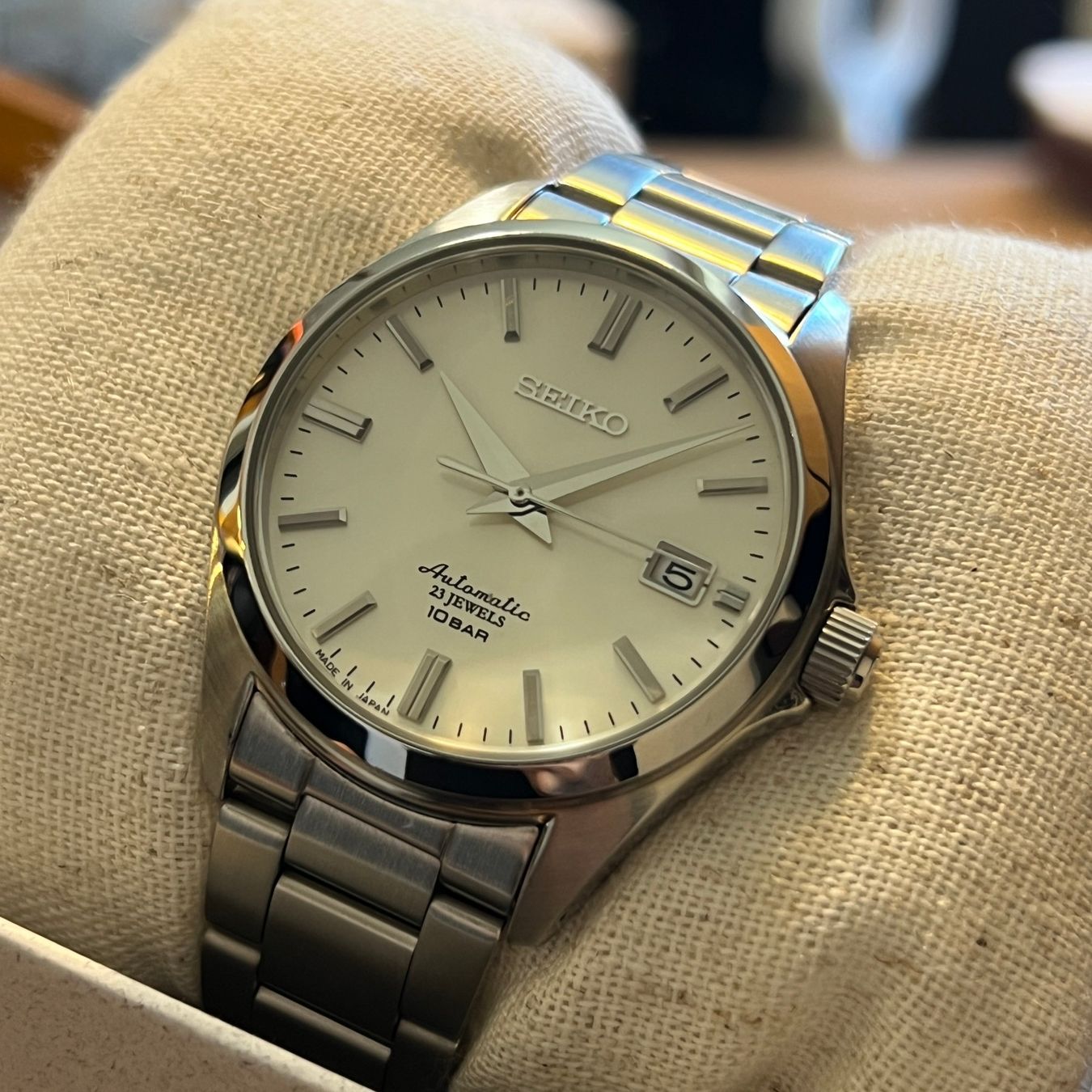 Seiko Uhren: Seiko Automatic Date Silver Dial Full Set 4R35-03X0 – Gebraucht aus Carouge GE von Watchaser 2