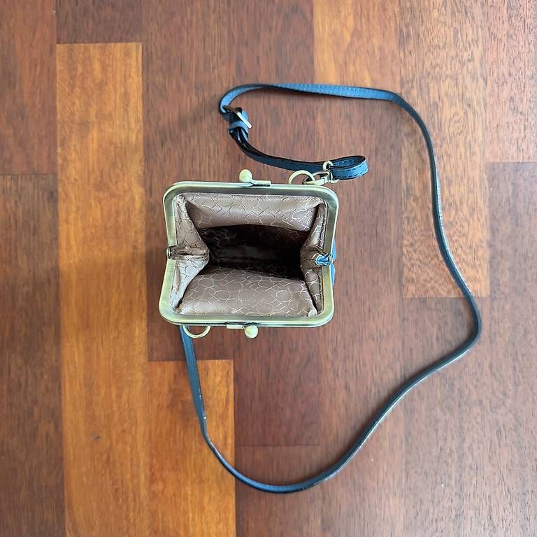 Claudio Ferrici Borse da donna: Claudio Ferrici Handytasche - blau - Neu – Nuovo e nell'imballaggio originale da Balzers venduto da zwe_bv8m 2